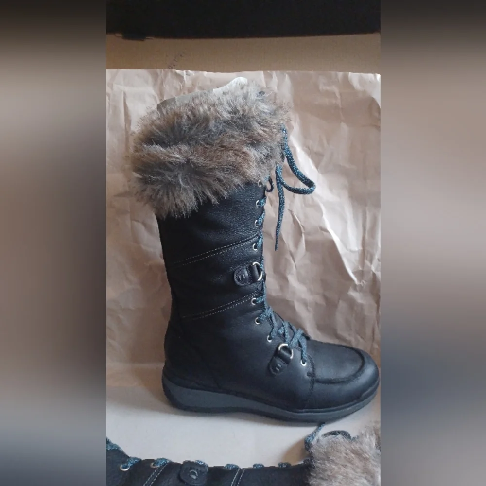 Final Offer - MERRELL Snowcreek Tall Polar Snowboot - Picture 2 of 12
